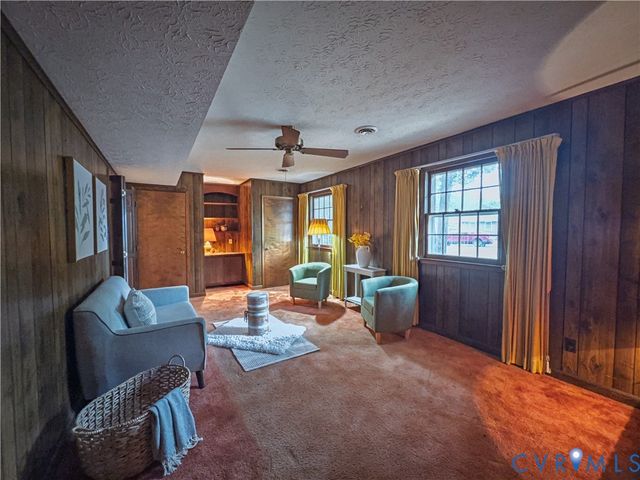 115 Flintlock Dr, Colonial Heights, VA 23834