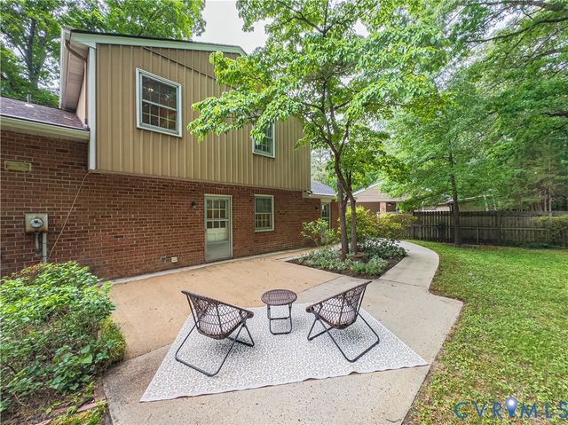 115 Flintlock Dr, Colonial Heights, VA 23834