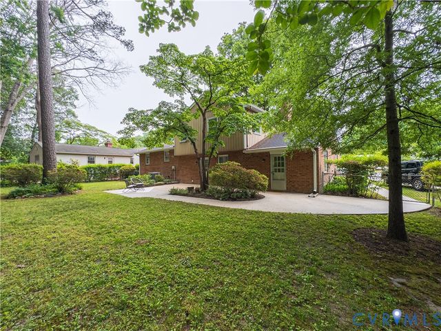 115 Flintlock Dr, Colonial Heights, VA 23834