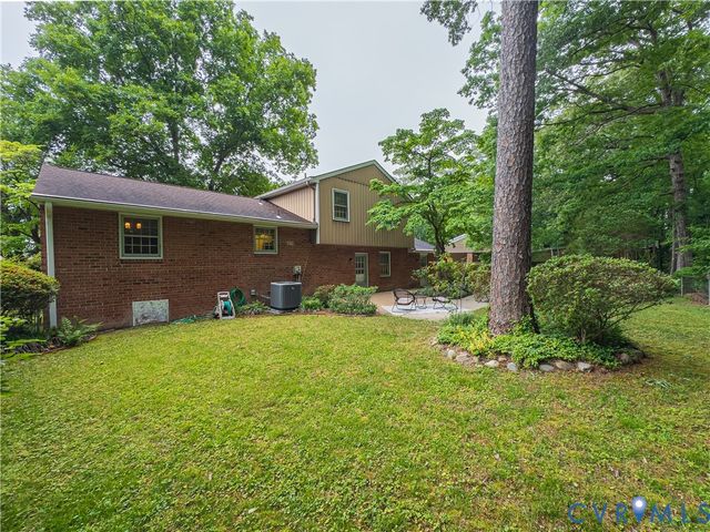 115 Flintlock Dr, Colonial Heights, VA 23834