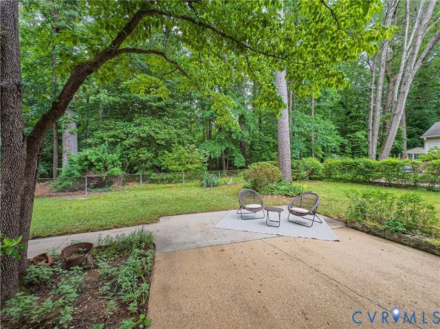 115 Flintlock Dr, Colonial Heights, VA 23834