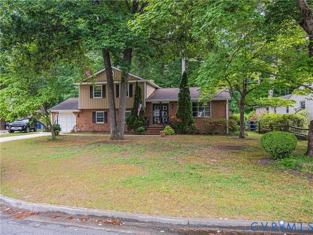 115 Flintlock Dr, Colonial Heights, VA 23834