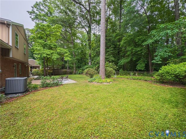 115 Flintlock Dr, Colonial Heights, VA 23834