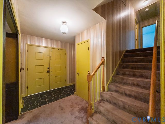115 Flintlock Dr, Colonial Heights, VA 23834