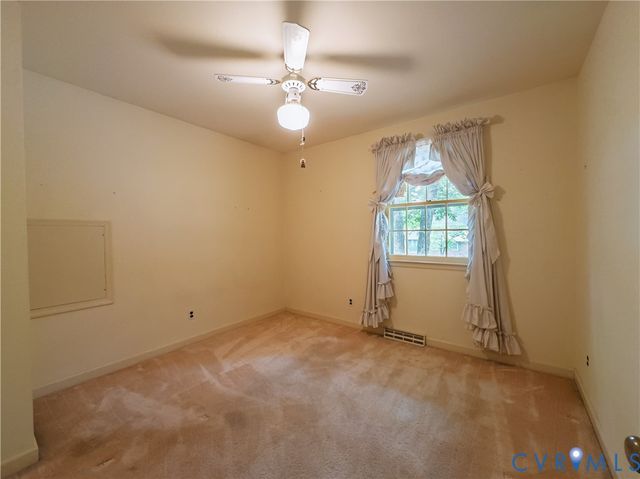 115 Flintlock Dr, Colonial Heights, VA 23834