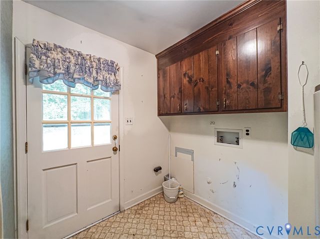 115 Flintlock Dr, Colonial Heights, VA 23834
