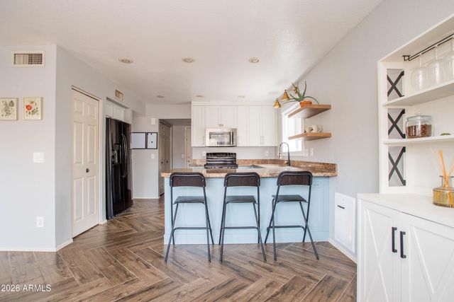 3920 E SOUTH FORK Drive, Phoenix, AZ 85044