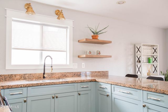 3920 E SOUTH FORK Drive, Phoenix, AZ 85044