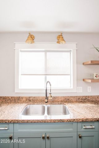 3920 E SOUTH FORK Drive, Phoenix, AZ 85044