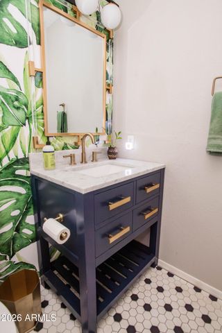 3920 E SOUTH FORK Drive, Phoenix, AZ 85044