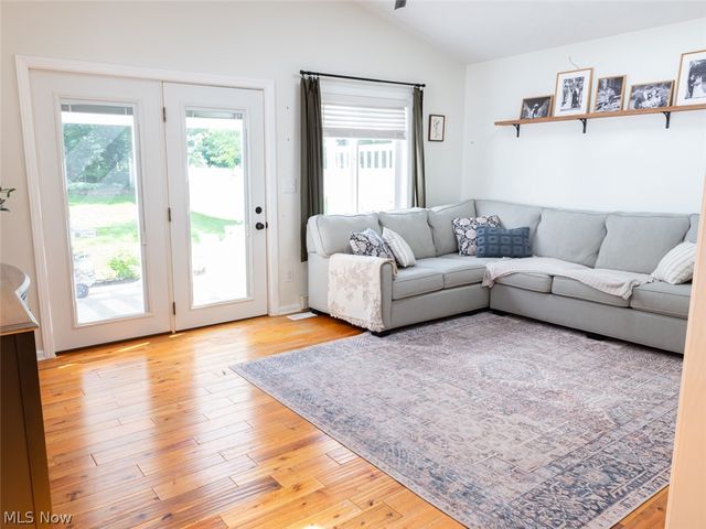 2268 Parkview Drive, Cuyahoga Falls, OH 44223