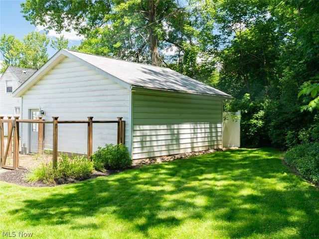 2268 Parkview Drive, Cuyahoga Falls, OH 44223