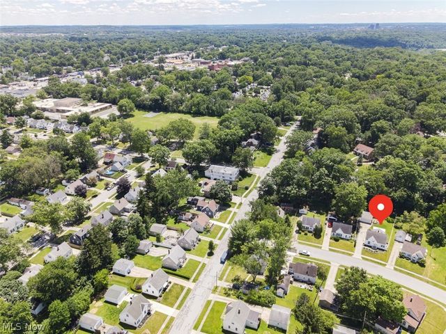 2268 Parkview Drive, Cuyahoga Falls, OH 44223