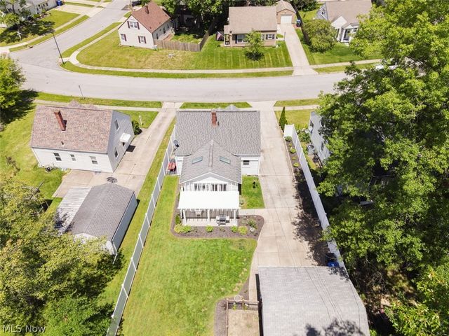 2268 Parkview Drive, Cuyahoga Falls, OH 44223