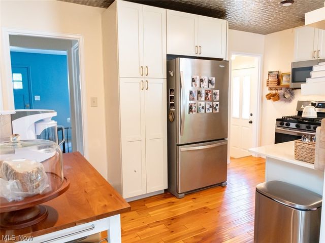 2268 Parkview Drive, Cuyahoga Falls, OH 44223