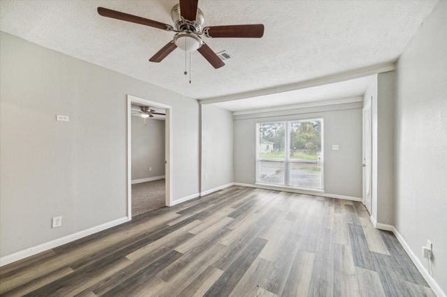 7426 Saunders Road, Houston, TX 77016