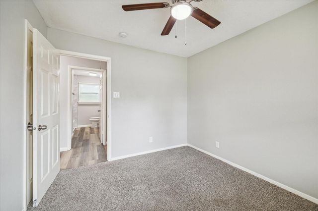 7426 Saunders Road, Houston, TX 77016