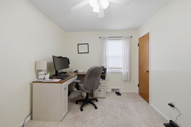 45 Sussex Lane, Worcester, MA 01602