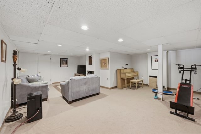 45 Sussex Lane, Worcester, MA 01602