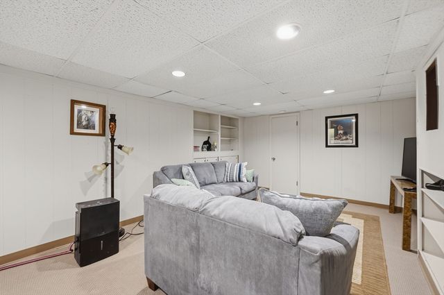 45 Sussex Lane, Worcester, MA 01602