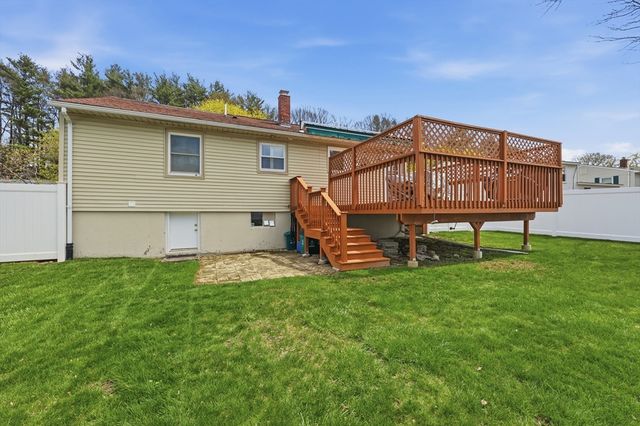 45 Sussex Lane, Worcester, MA 01602