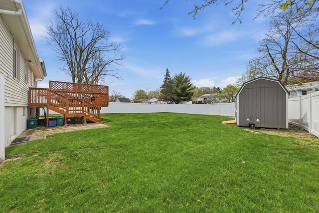 45 Sussex Lane, Worcester, MA 01602