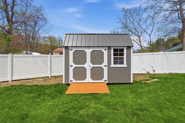 45 Sussex Lane, Worcester, MA 01602