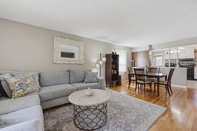 45 Sussex Lane, Worcester, MA 01602