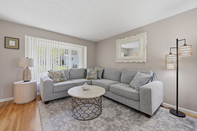 45 Sussex Lane, Worcester, MA 01602