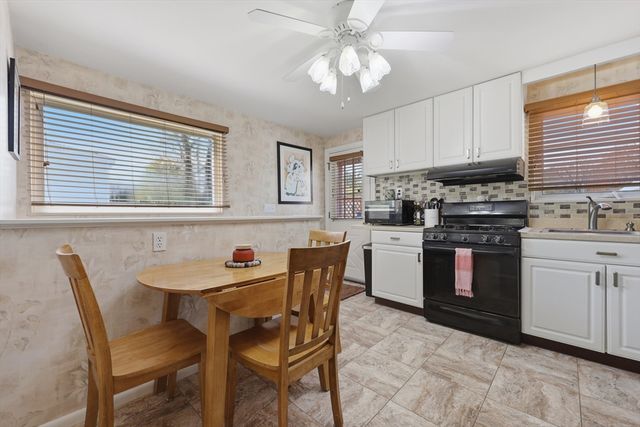 45 Sussex Lane, Worcester, MA 01602