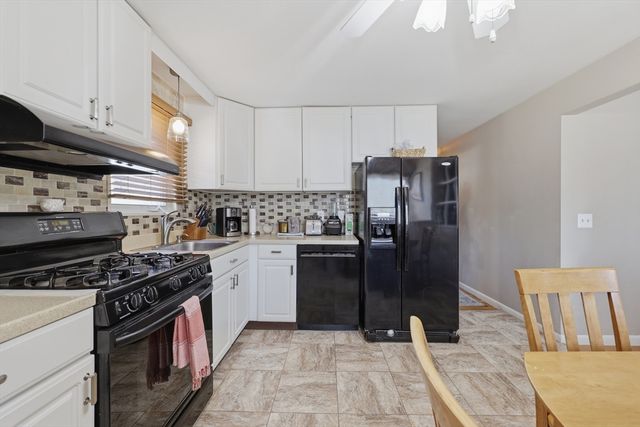45 Sussex Lane, Worcester, MA 01602