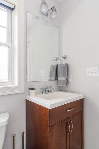 43 Hall St 1, Waltham, MA 02453