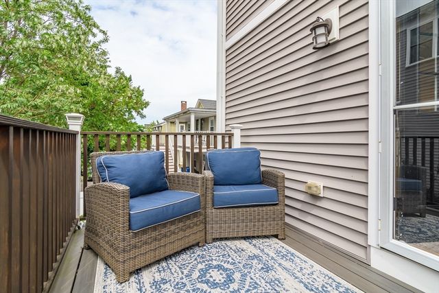43 Hall St 1, Waltham, MA 02453