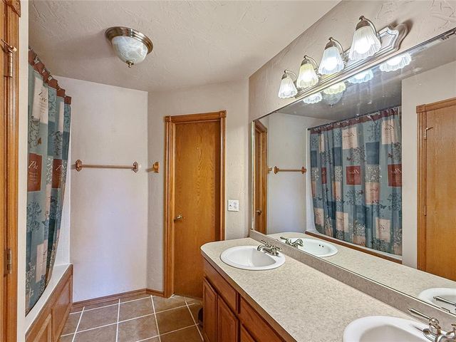 398 NE 9th Place, Newcastle, OK 73065