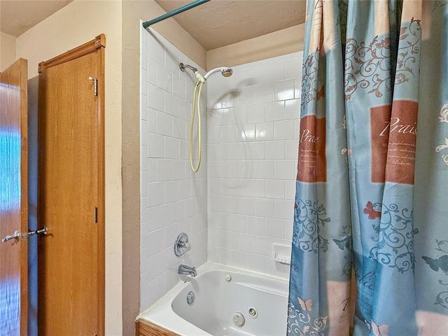 398 NE 9th Place, Newcastle, OK 73065