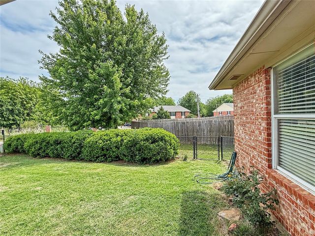 398 NE 9th Place, Newcastle, OK 73065