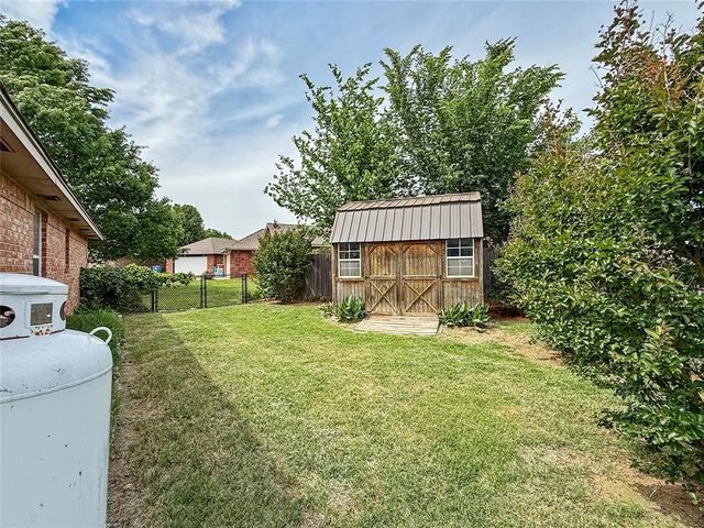 398 NE 9th Place, Newcastle, OK 73065