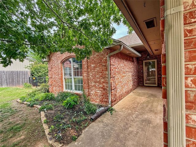 398 NE 9th Place, Newcastle, OK 73065