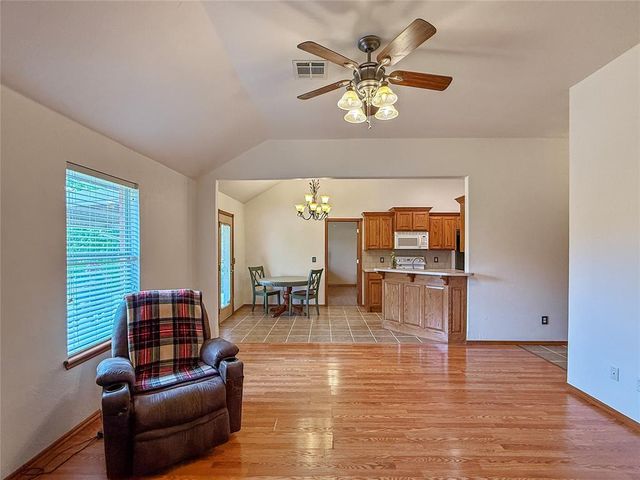 398 NE 9th Place, Newcastle, OK 73065