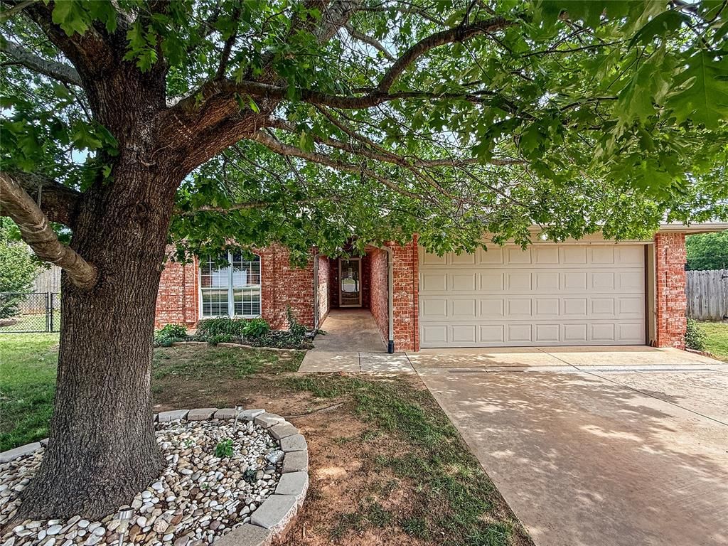 Image 1 of property listing at 398 NE 9th Place, Newcastle, OK 73065