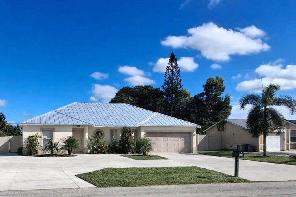 365 NW Hibiscus Street, Port St. Lucie, FL 34983