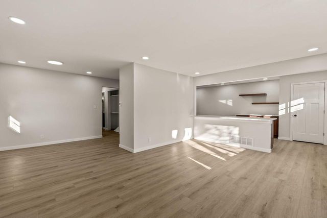 9610 W Rio STREET, Milwaukee, WI 53225