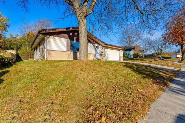 9610 W Rio STREET, Milwaukee, WI 53225