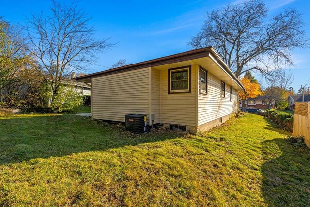 9610 W Rio STREET, Milwaukee, WI 53225