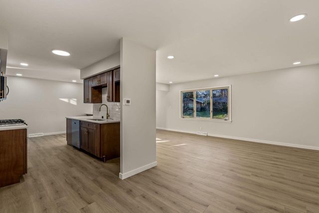 9610 W Rio STREET, Milwaukee, WI 53225