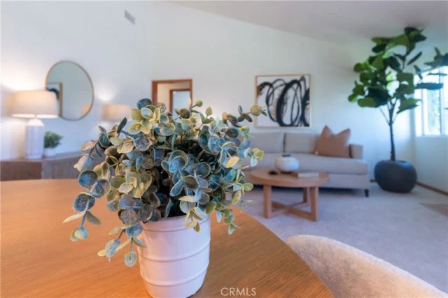 2436 N Lincoln, Burbank, CA 91504