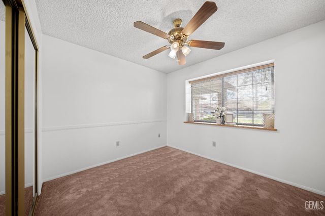 11216 Aimee Way, Bakersfield, CA 93312