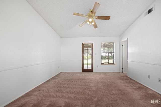 11216 Aimee Way, Bakersfield, CA 93312