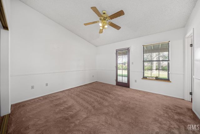 11216 Aimee Way, Bakersfield, CA 93312