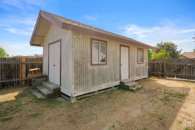 11216 Aimee Way, Bakersfield, CA 93312